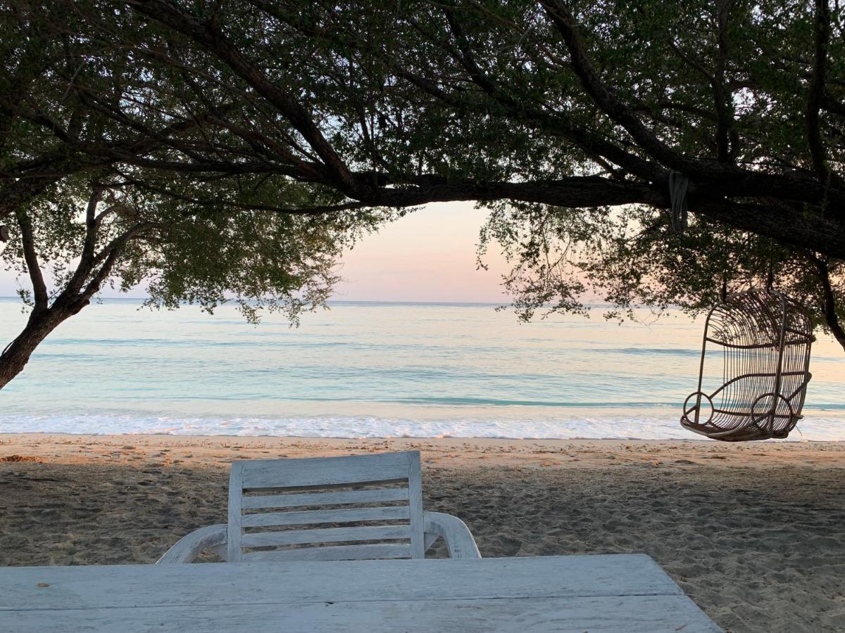 วิลสัน รีทรีต Hotel กีลีตราวางัน ภายนอก รูปภาพ
